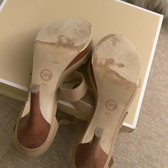 Shoes - Picture 4 of 4